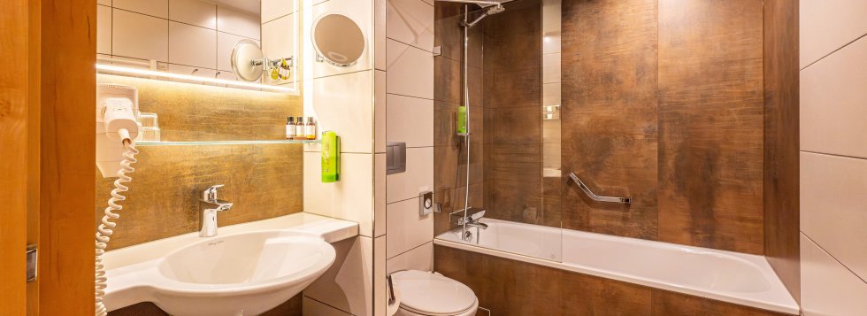 FZ_Land_mit_Balkon 230  (8).jpg