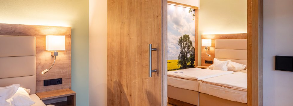 FZ_Land_mit_Balkon 230  (10).jpg