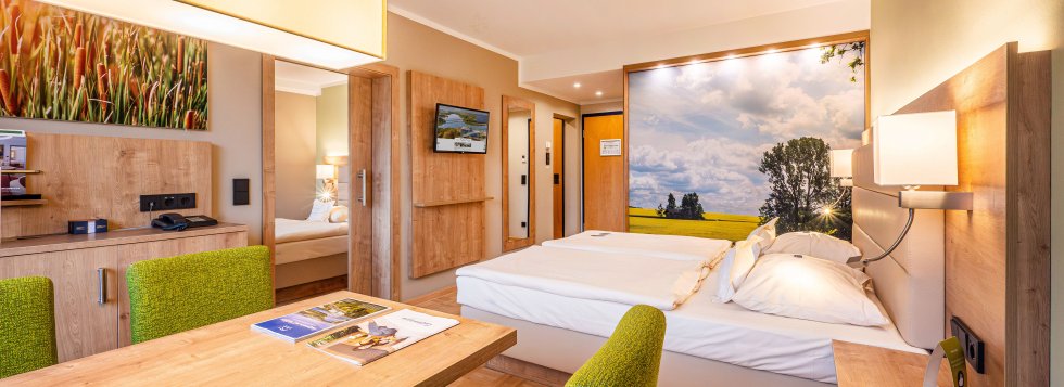 FZ_Land_mit_Balkon 230  (5).jpg